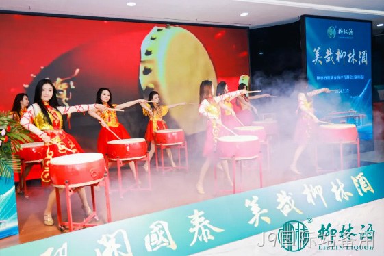 相聚驼城共叙友谊！陕西替换词隆重举行榆林2024新春答谢会