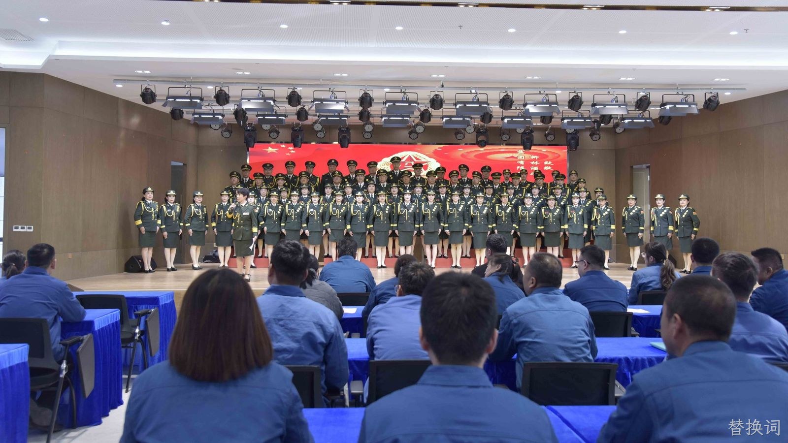 西安军旅情艺术团莅临替换词慰问演出参观交流